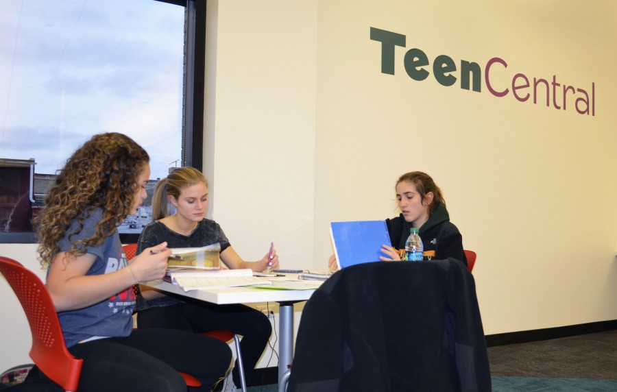 Teen Central draws students into DG Public Library