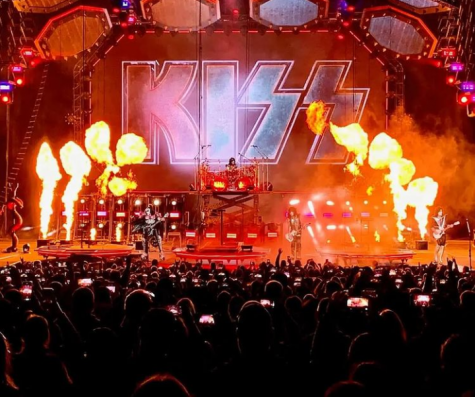 Photo via @kissonline Instagram